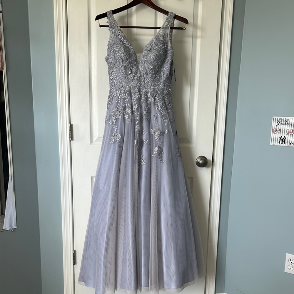 XSCAPE Gown NWT Sz 8 Prom/Special Occasion